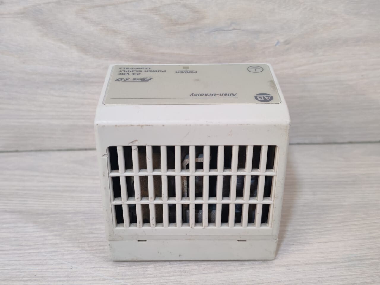 Allen-Bradley 95755701 Allen-Bradley 1794-PS13 Ser B Flex I/O 24 VDC Power Supply 95755701 Rev B01 7