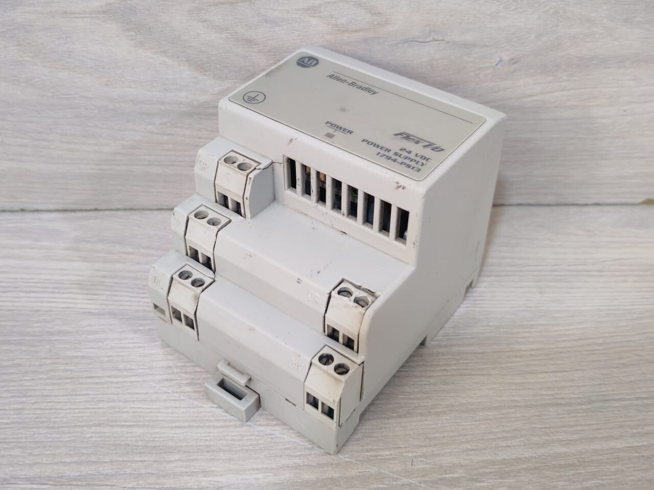 Allen-Bradley 95755701 Allen-Bradley 1794-PS13 Ser B Flex I/O 24 VDC Power Supply 95755701 Rev B01 9
