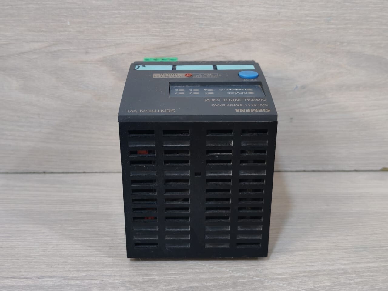 Siemens 3WL9111-0AT27-0AA0 Siemens 3WL9111-0AT27-0AA0 Sentron WL Circuit Breaker 6