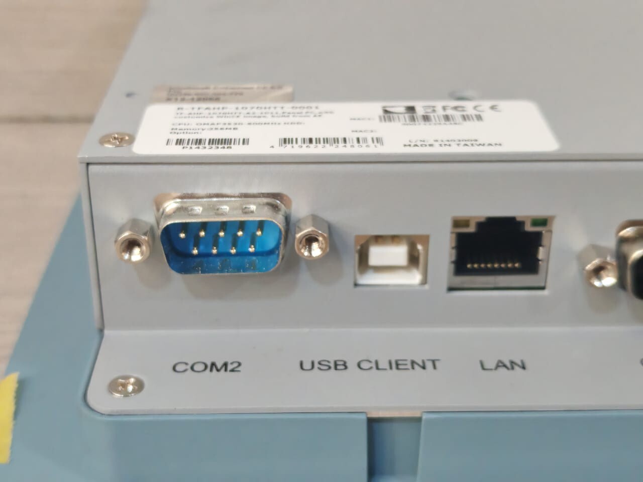 AAEON R-TFAHP-1070HTT-0001 AAEON R-TFAHP-1070HTT-0001 Panel Pc 256MB 4