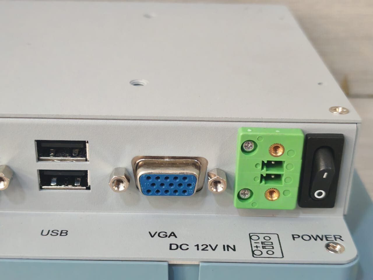 AAEON R-TFAHP-1070HTT-0001 AAEON R-TFAHP-1070HTT-0001 Panel Pc 256MB 5