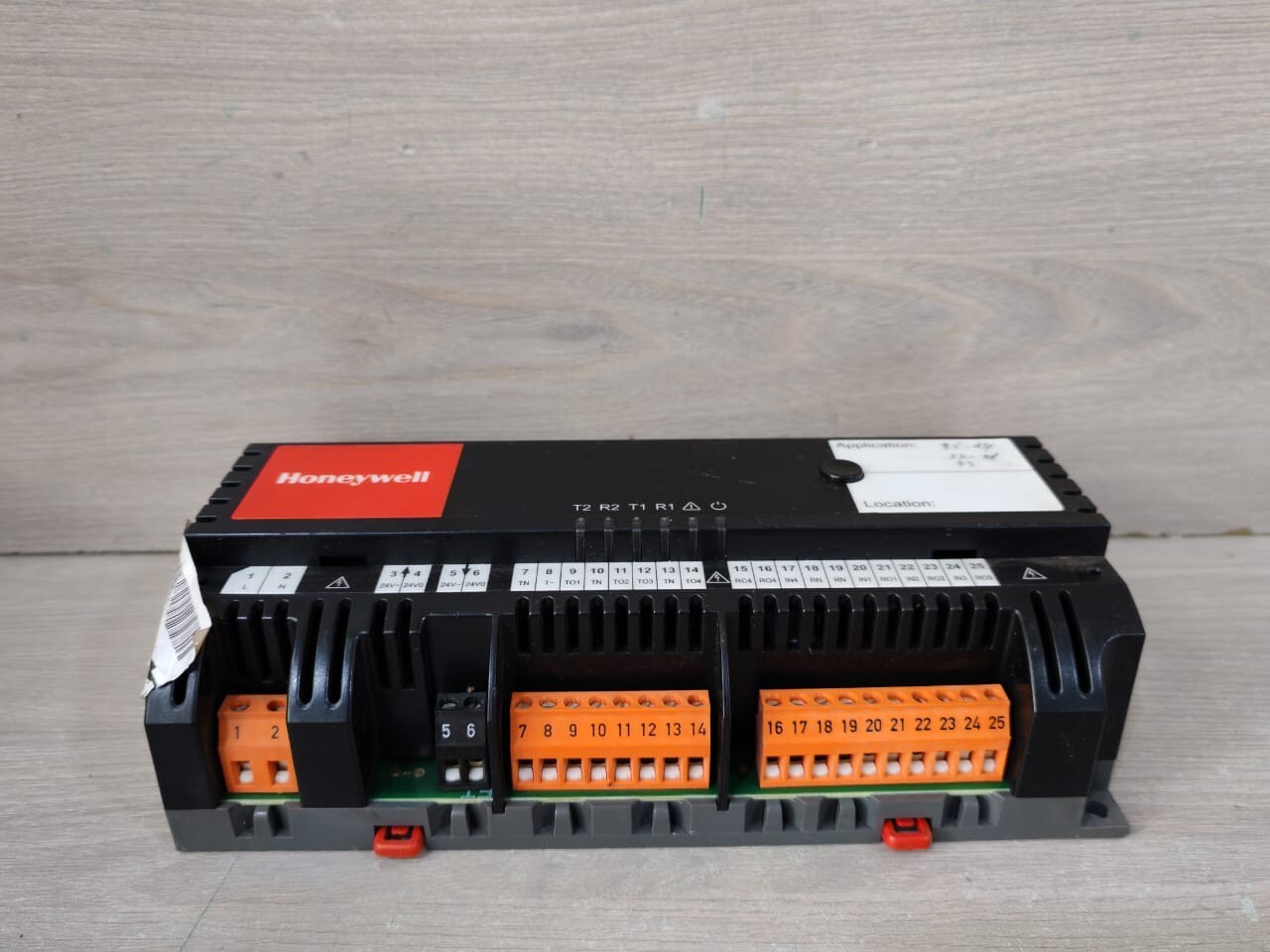 Honeywell CPO-RL4 Honeywell CPO-RL4 Room Controller RL4 6AO,10UI,4 Relays,4 Triacs 6