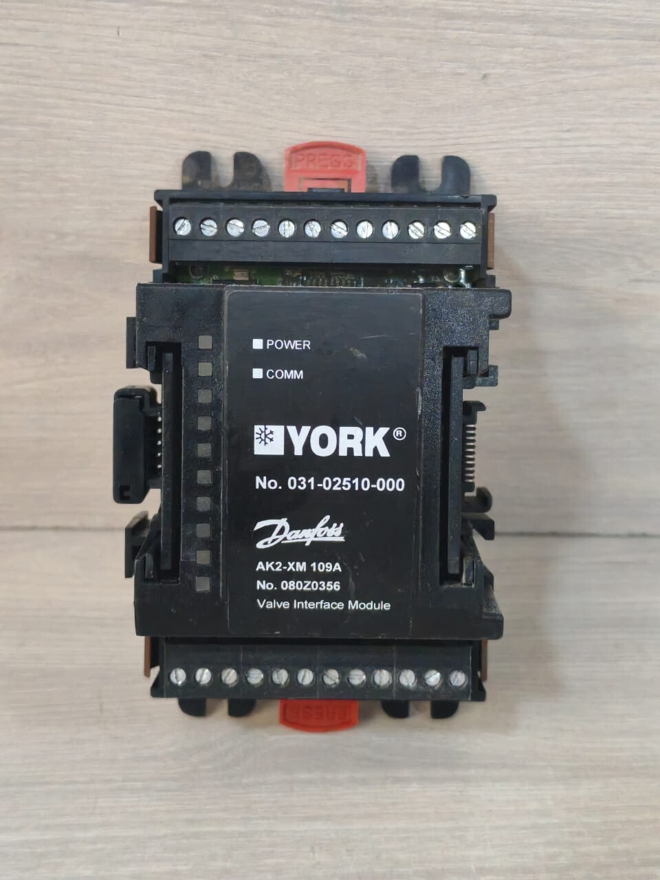 YORK DANFOSS AK2-XM109A VALVE INTERFACE MODULE- WITH RUSTY PART