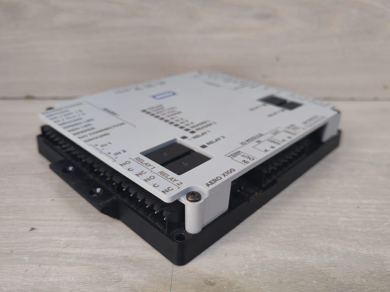 HID X100 HID Aero X100 Door/Reader Interface Module x100A 9