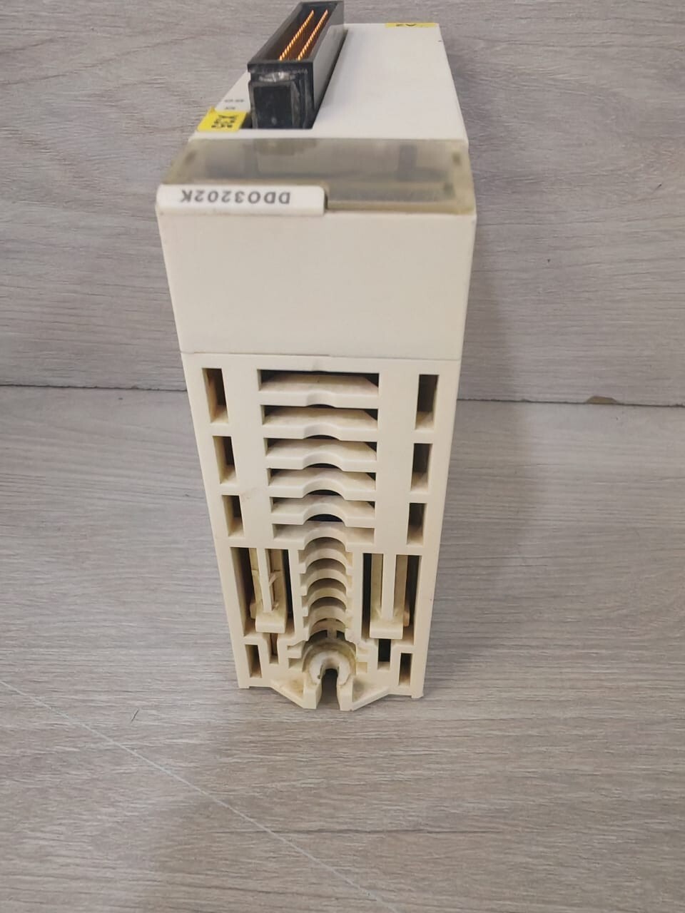 Schneider Electric BMXDDO3202K Schneider Electric BMXDDO3202K Discrete Output Module 9