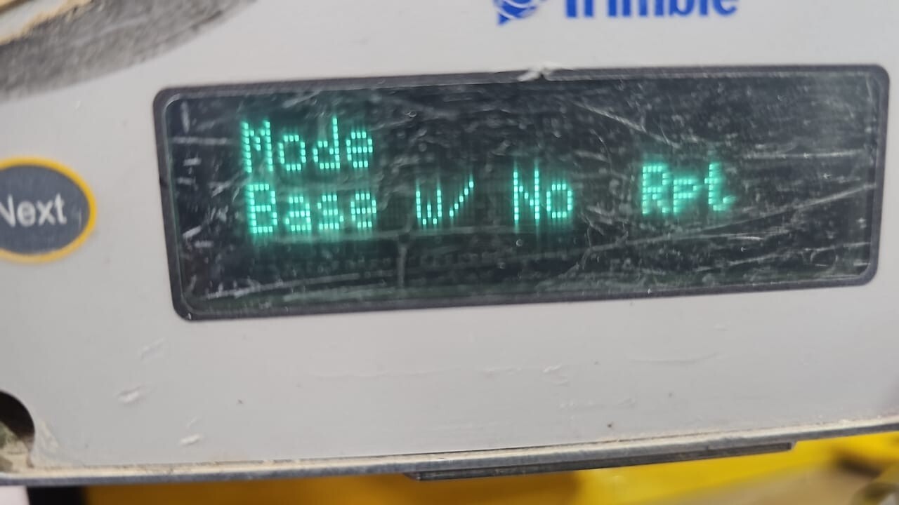 Trimble 46000-44 Trimble 46000-44 TRIMMARK 3 Base Radio Freq.430-450 MHz 2