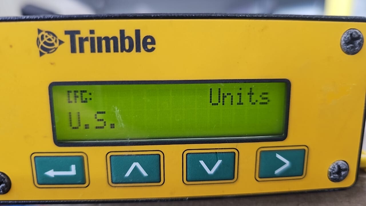 Trimble 33302-33 Trimble DSM132 DGPS Receiver 33302-33 V.1.75 4