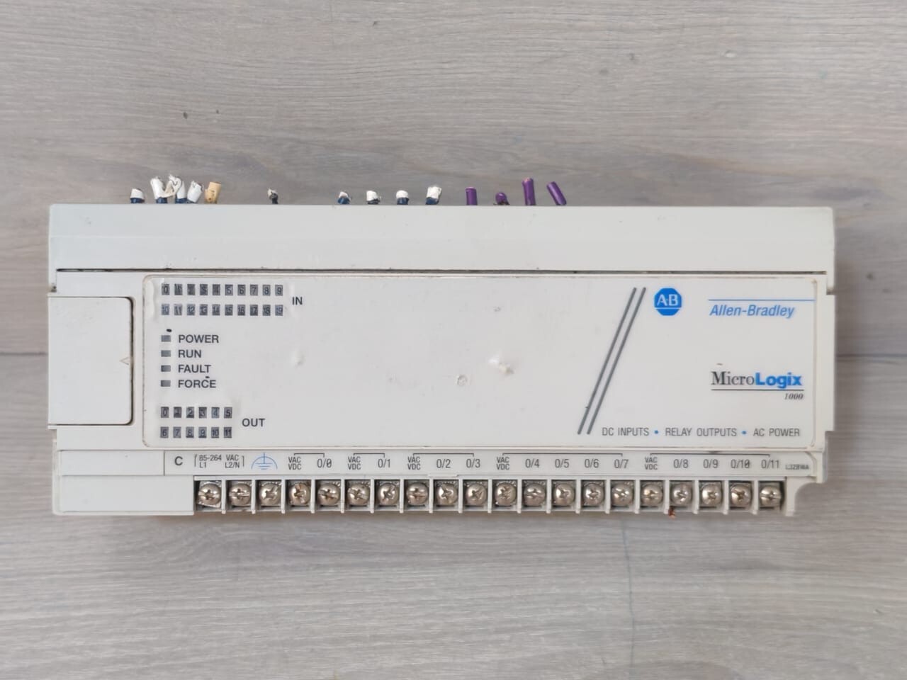 Allen-Bradley 1761-L32BWA SER.E FRN 1.0 ALLEN BRADLEY 1761-L32BWA MICROLOGIX 1000 SER.E FRN 1.0 24V 3