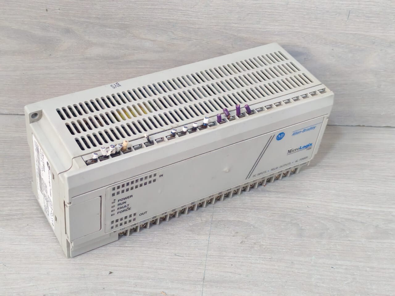 Allen-Bradley 1761-L32BWA SER.E FRN 1.0 ALLEN BRADLEY 1761-L32BWA MICROLOGIX 1000 SER.E FRN 1.0 24V 7