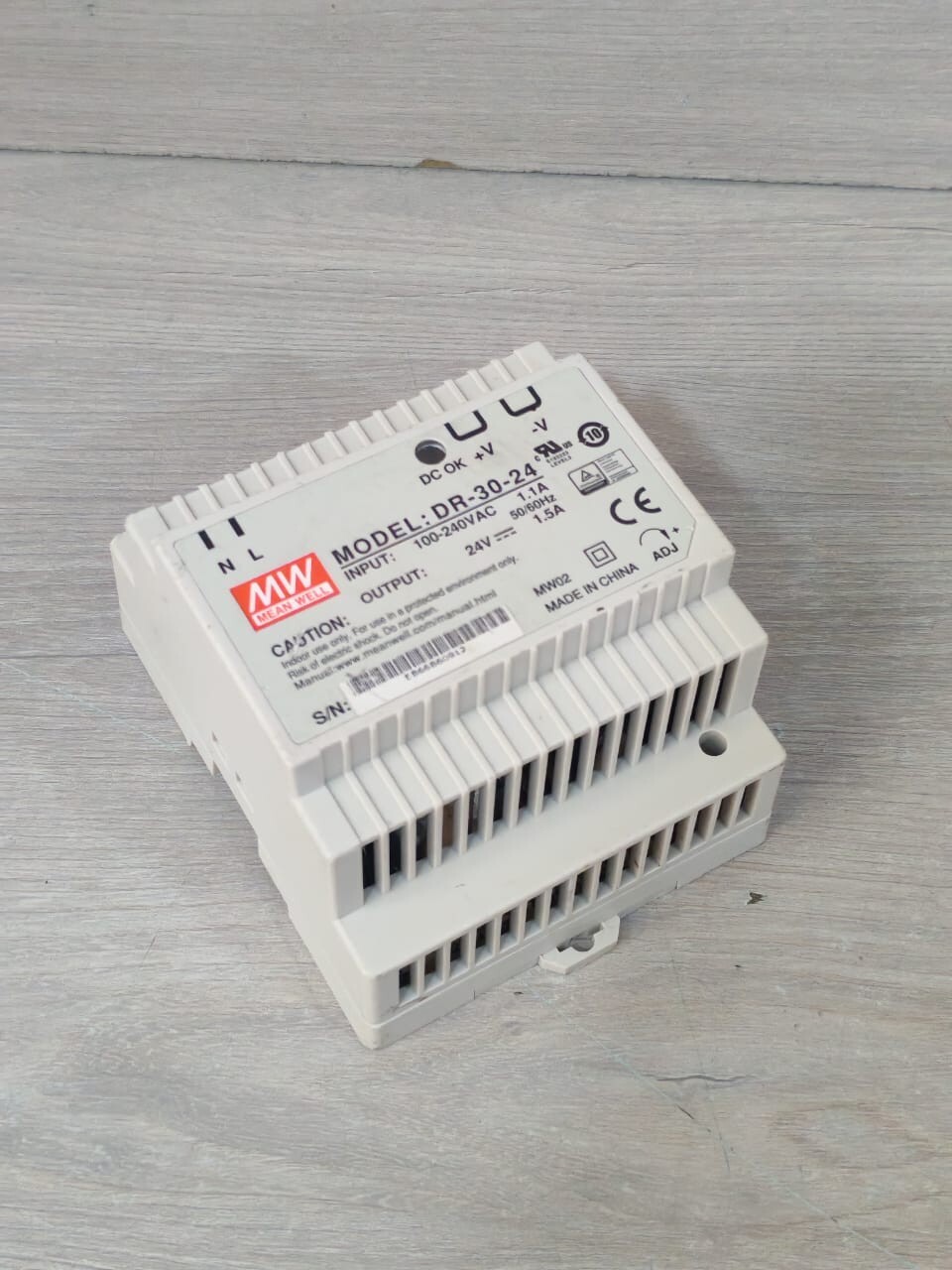 MEAN WELL DR-30-24 MEANWELL DR-30-24 SWITCH POWER SUPPLY 100-240VAC 4