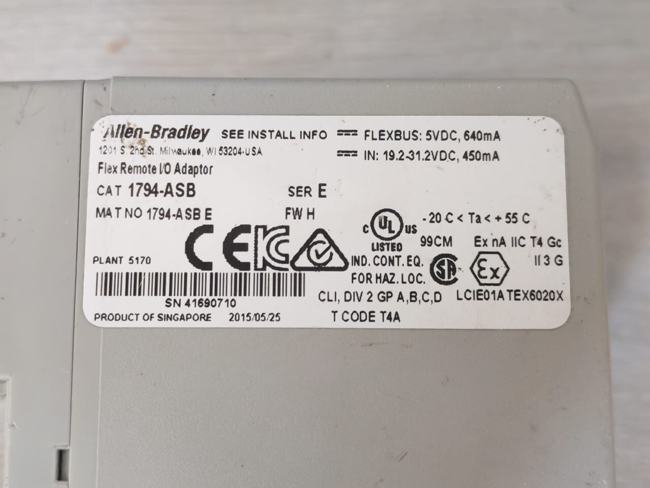 Allen-Bradley 1794-ASB Allen-Bradley 1794-ASB Ser E Flex I/O 24 VDC Power Supply Rio Adapter FW H 3