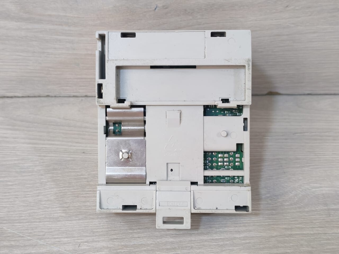 Allen-Bradley 1794-ASB Allen-Bradley 1794-ASB Ser E Flex I/O 24 VDC Power Supply Rio Adapter FW H 9