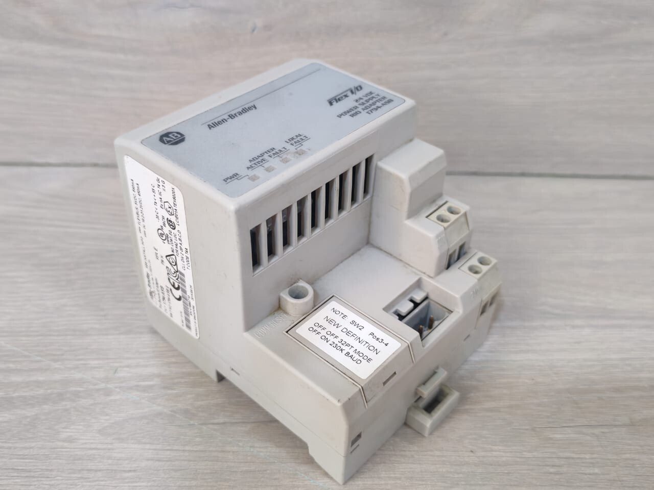 Allen-Bradley 1794-ASB Allen-Bradley 1794-ASB Ser E Flex I/O 24 VDC Power Supply Rio Adapter FW H 10