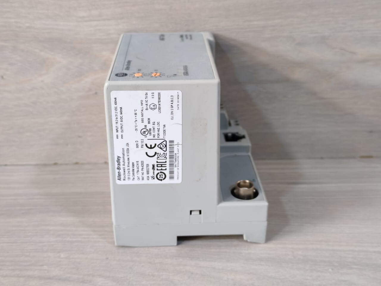 Allen-Bradley PN-62520 Allen-Bradley 1794-ACN15 Ser D ControlNet Adapter PN-62520 F/W 10.3 3