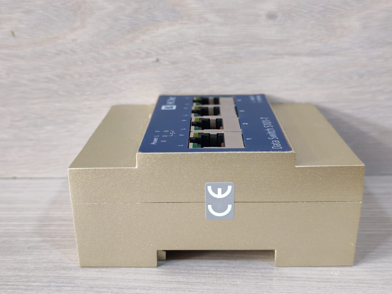 Schneider Electric S101-T LK By Schneider Electric IHC Net Data Switch S101-T 8