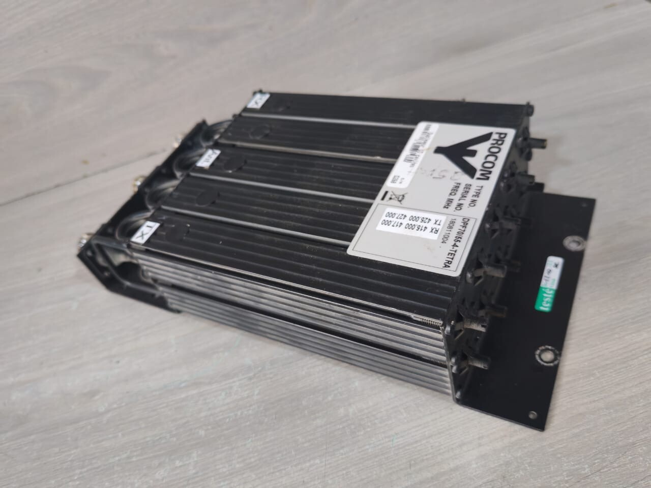 PROCOM DPF70/55-4-TETRA PROCOM DPF70/55-4-TETRA Duplexeur 10 cavites 4