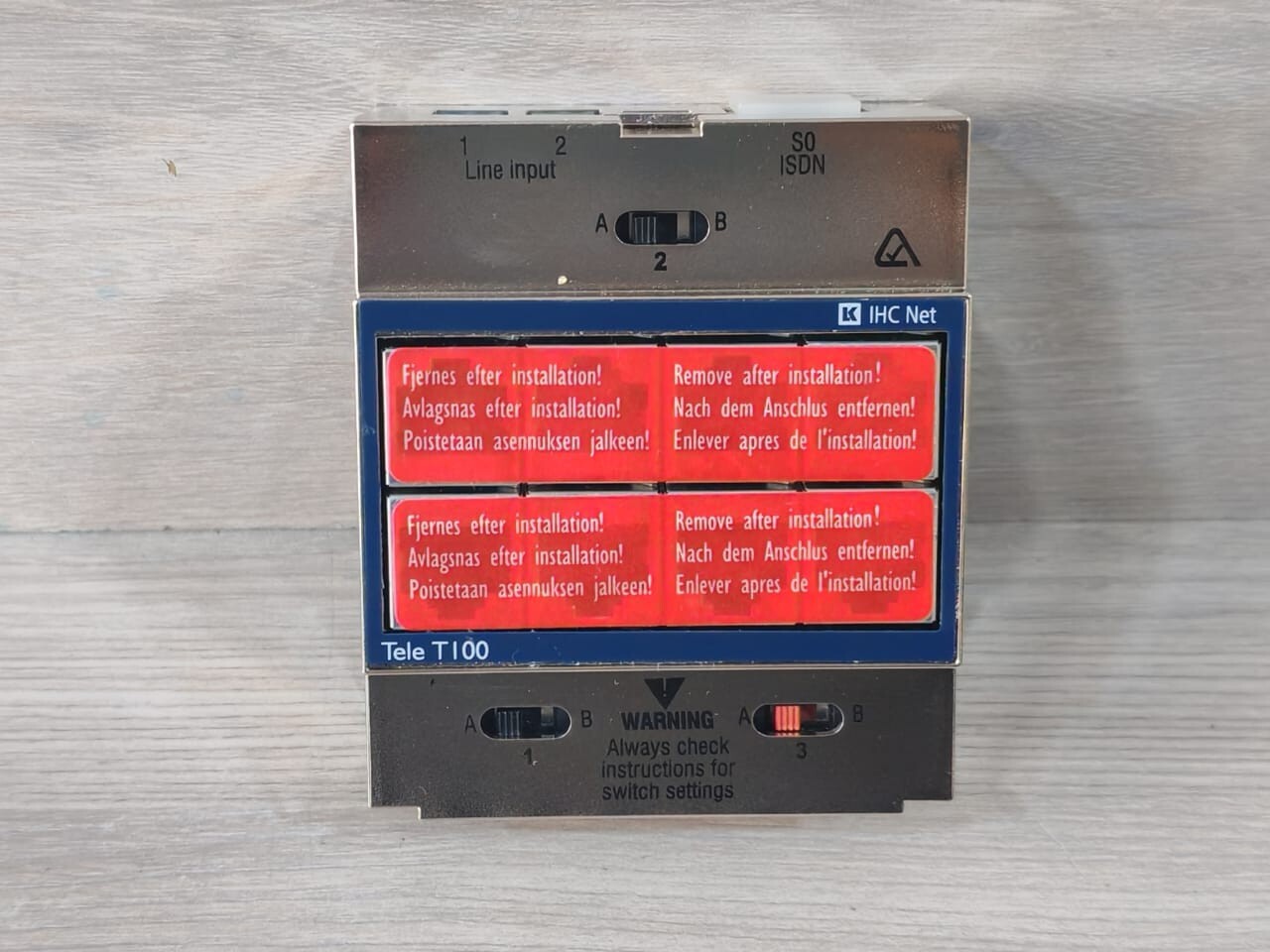 LK By Schneider Electric Tele T100 LK By Schneider Electric IHC Net Tele T100,8 Port Parallel DIN 3