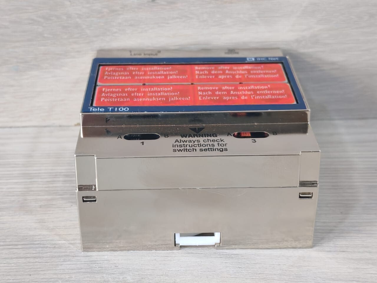 LK By Schneider Electric Tele T100 LK By Schneider Electric IHC Net Tele T100,8 Port Parallel DIN 5