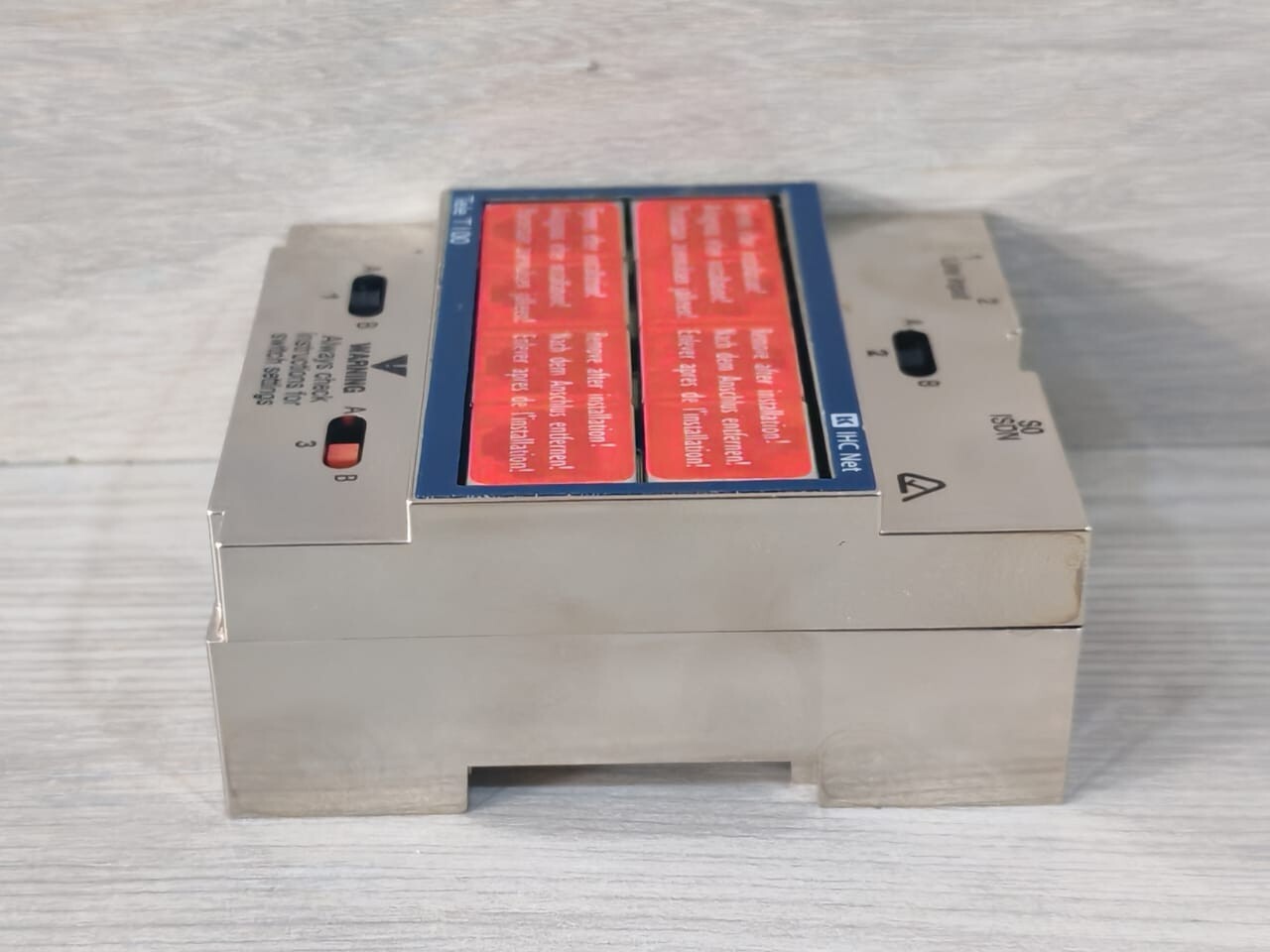 LK By Schneider Electric Tele T100 LK By Schneider Electric IHC Net Tele T100,8 Port Parallel DIN 7