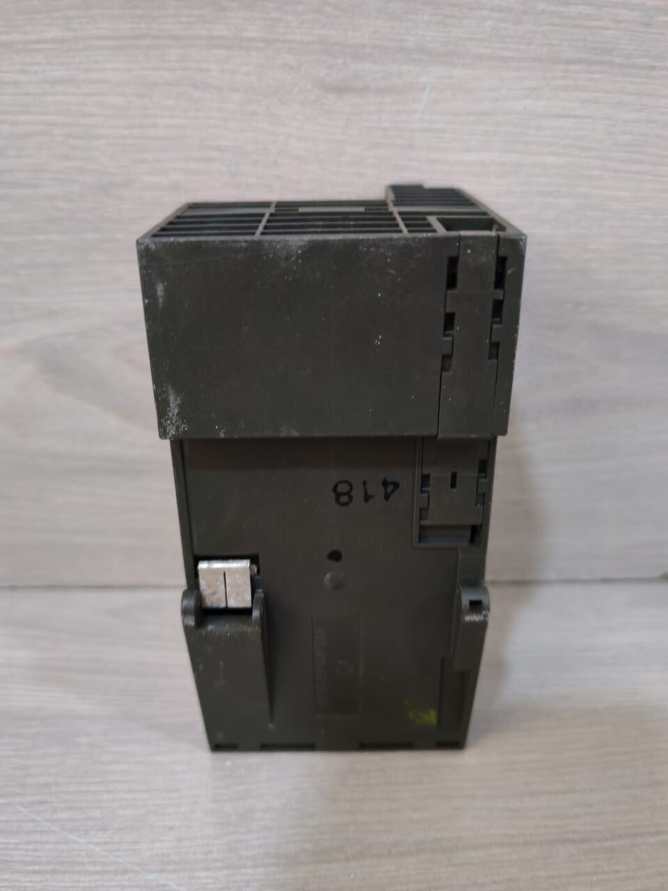 Siemens 6ES7 151-3AA22-0AB0 Siemens Simatic S7 6ES7 151-3AA22-0AB0 Interface Module 9