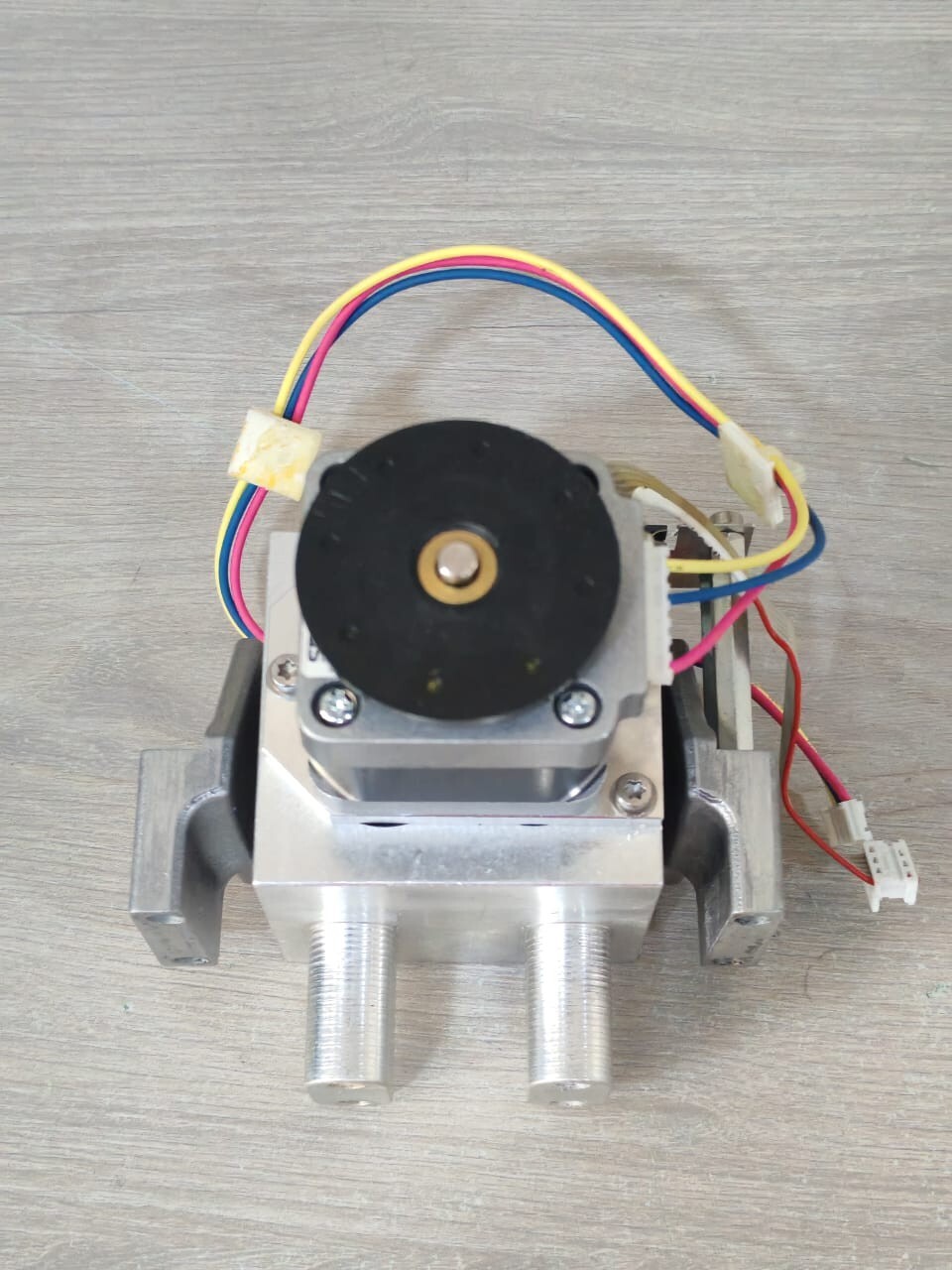SERVLO KT42HM06-010 SERVO KT42HM06-010 STEPPER MOTOR 2