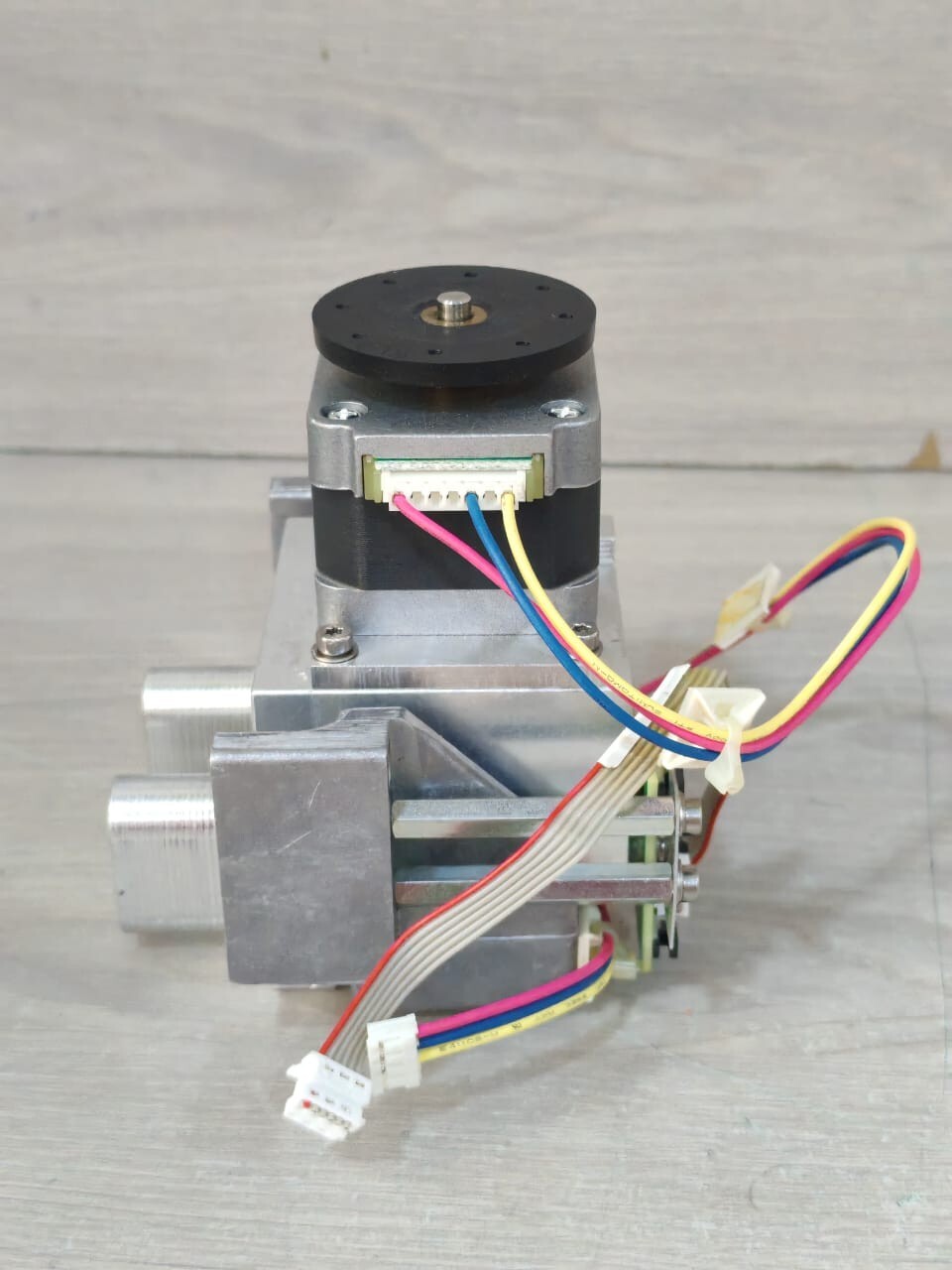 SERVLO KT42HM06-010 SERVO KT42HM06-010 STEPPER MOTOR 4