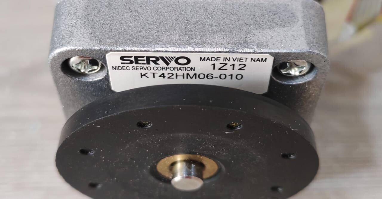SERVLO KT42HM06-010 SERVO KT42HM06-010 STEPPER MOTOR 5