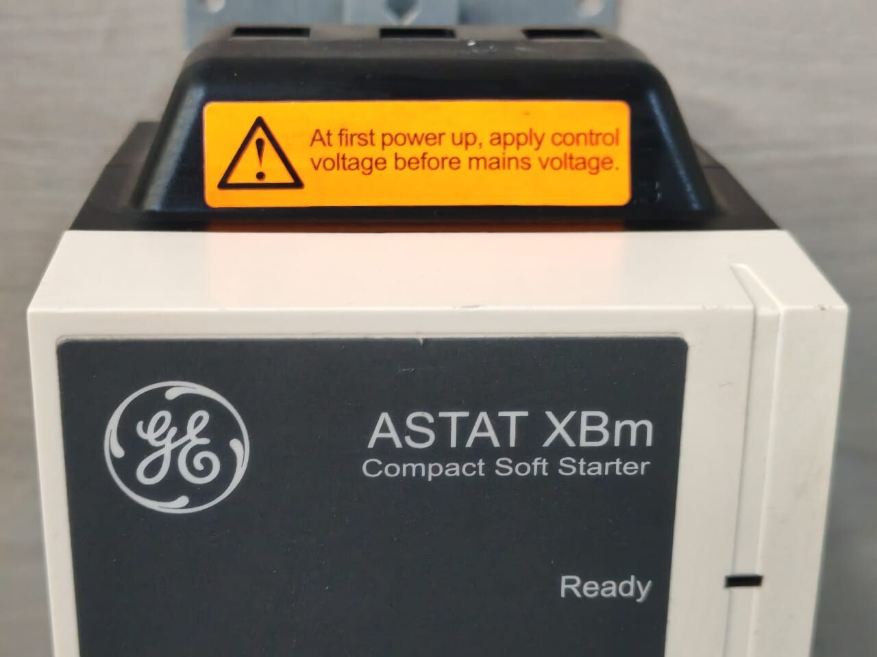 GE 872869-QC 11B018X GE ASTAT XBM 872869-QC 11B018X COMPACT SOFT STARTER 200-240VAC 5