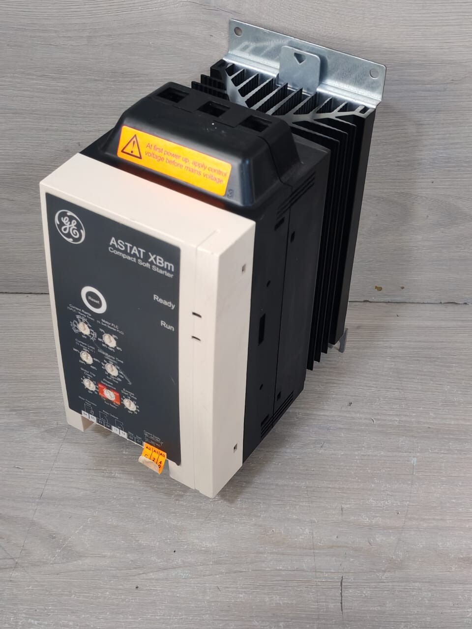 GE 872869-QC 11B018X GE ASTAT XBM 872869-QC 11B018X COMPACT SOFT STARTER 200-240VAC 7