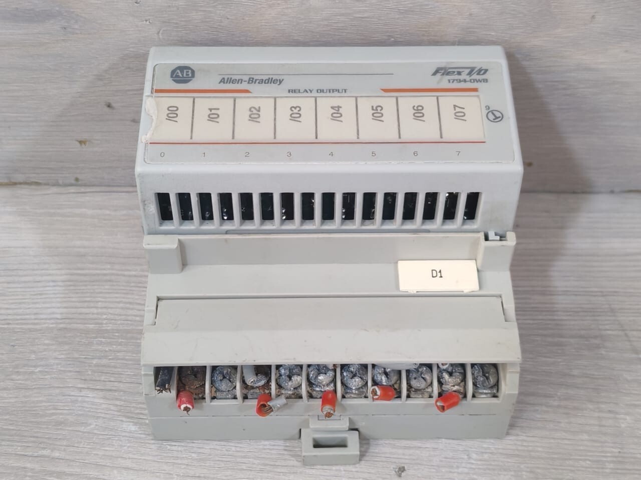 Allen-Bradley UNKNOWN Allen-Bradley 1794-0W8 Ser.A Output Module 96223676 With 1794-TBN Ser.A 96174274 3
