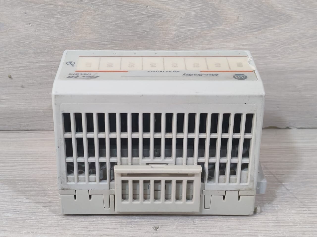 Allen-Bradley UNKNOWN Allen-Bradley 1794-0W8 Ser.A Output Module 96223676 With 1794-TBN Ser.A 96174274 7
