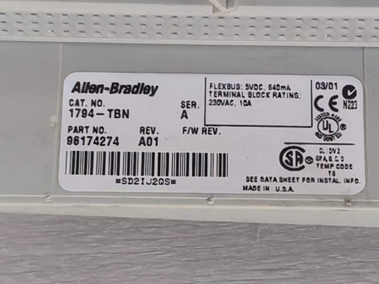 Allen-Bradley UNKNOWN Allen-Bradley 1794-0W8 Ser.A Output Module 96223676 With 1794-TBN Ser.A 96174274 10