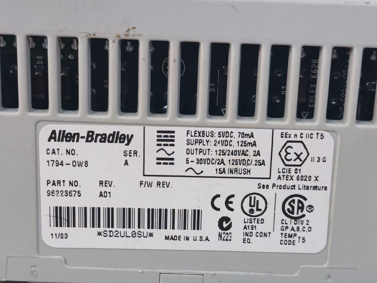 Allen-Bradley 96223675 Allen-Bradley 1794-0W8 Ser.A Output Module 96223675 With 1794-TBN Ser.A 96174274 2