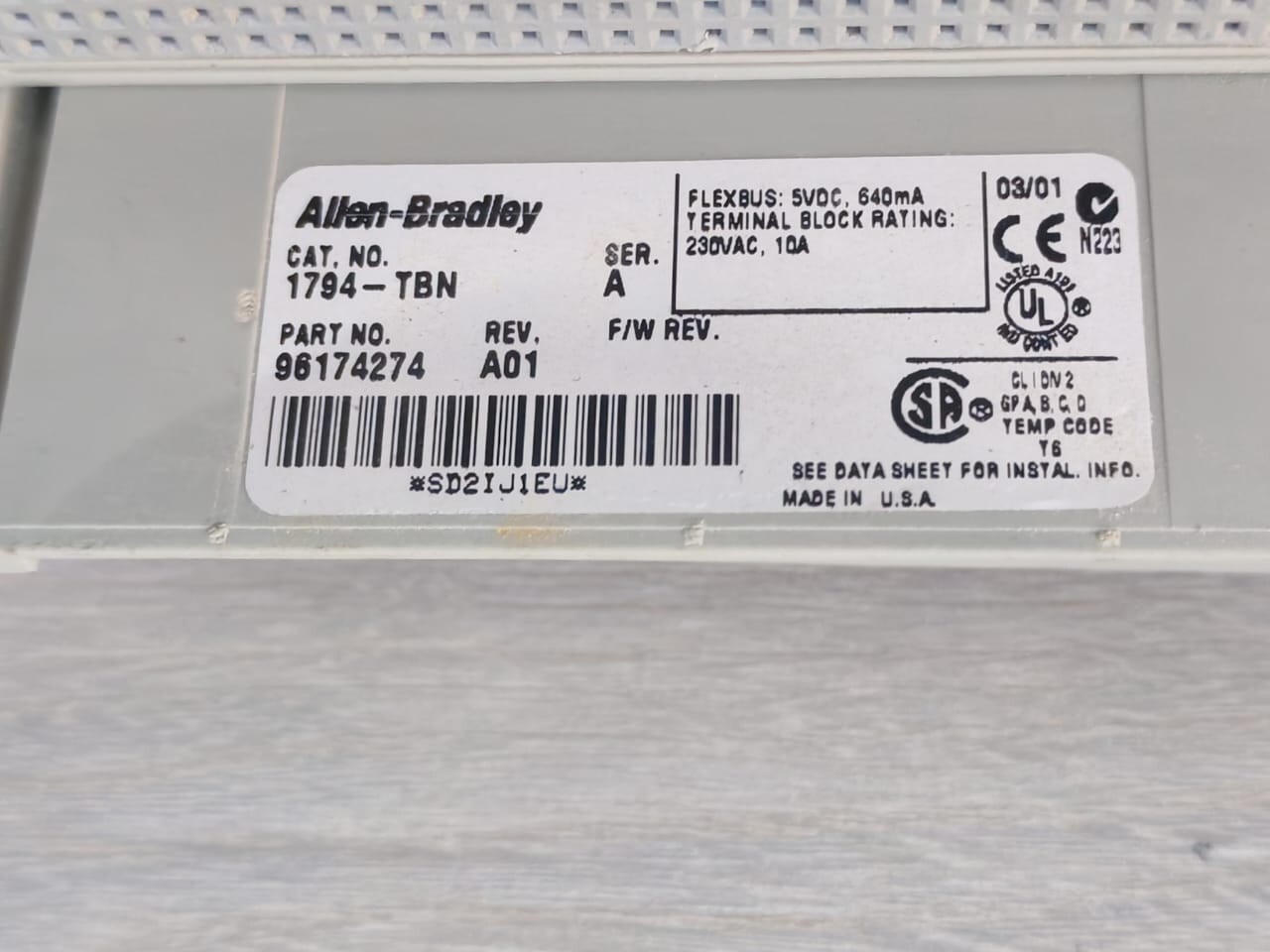 Allen-Bradley 96223675 Allen-Bradley 1794-0W8 Ser.A Output Module 96223675 With 1794-TBN Ser.A 96174274 4