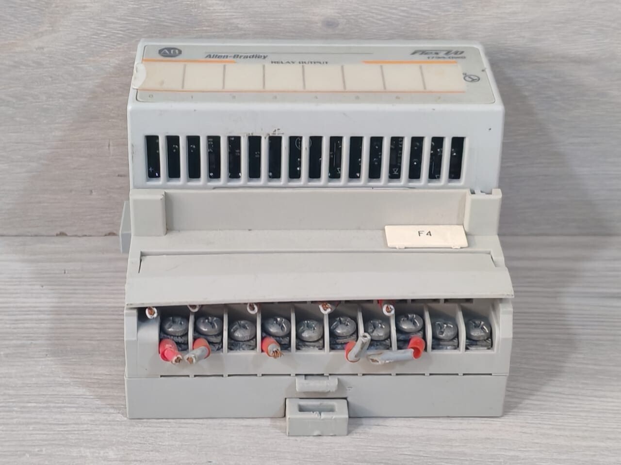 Allen-Bradley 96223675 Allen-Bradley 1794-0W8 Ser.A Output Module 96223675 With 1794-TBN Ser.A 96174274 7
