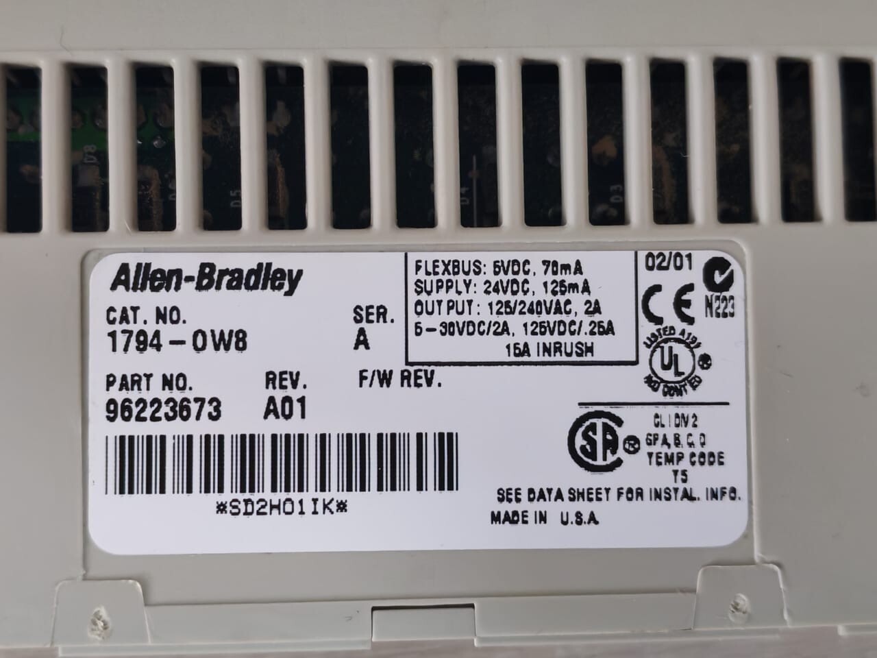 Allen-Bradley 96223673 Allen-Bradley 1794-0W8 Ser.A 96223673 Rev.A01 Relay OutPut w/ 1794-TB3 Ser A 2