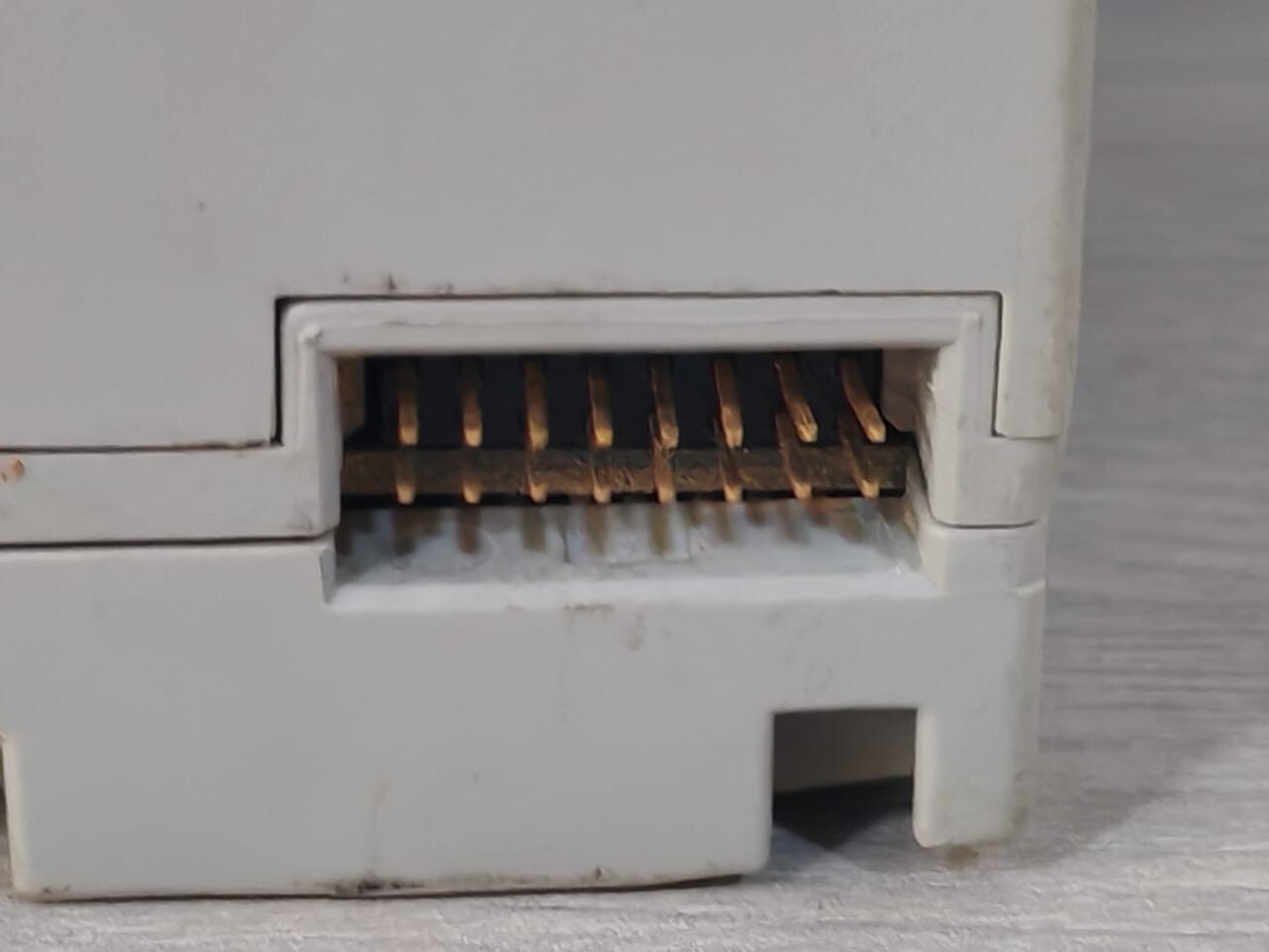 Allen-Bradley 96223673 Allen-Bradley 1794-0W8 Ser.A 96223673 Rev.A01 Relay OutPut w/ 1794-TB3 Ser A 7