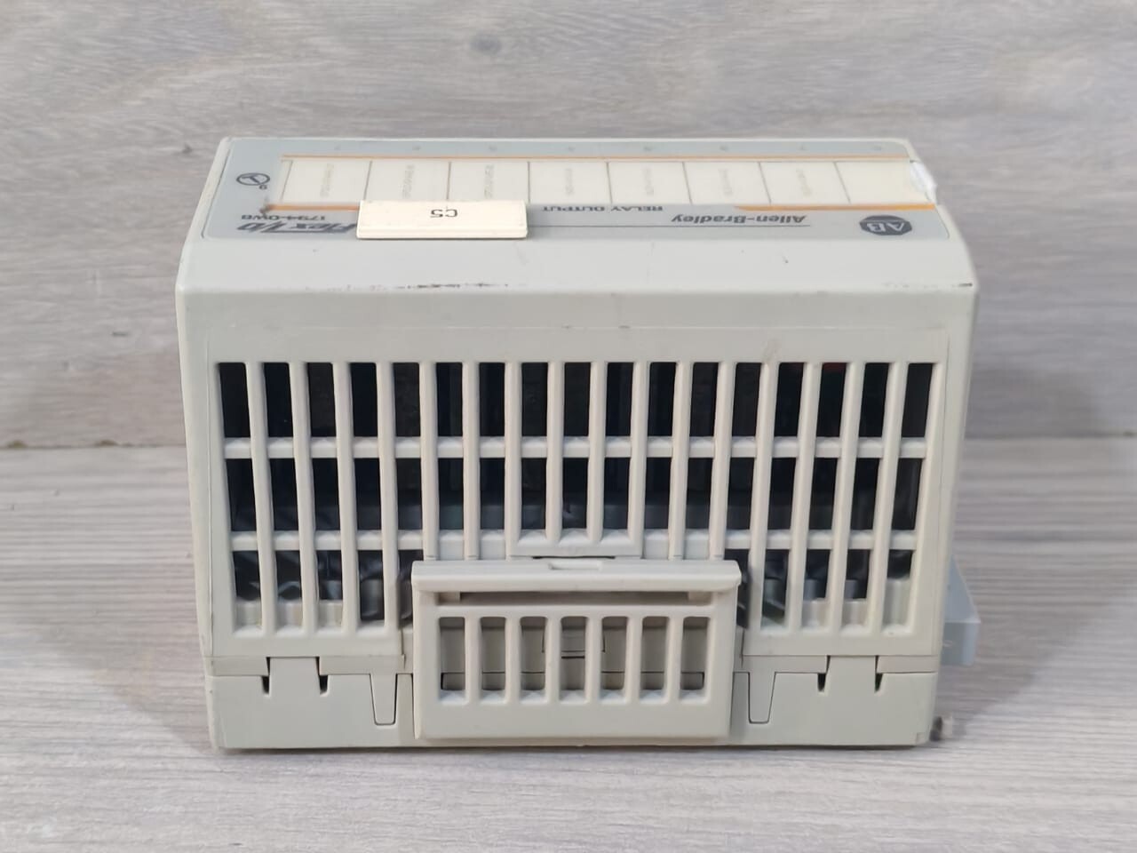 Allen-Bradley 96223673 Allen-Bradley 1794-0W8 Ser.A 96223673 Rev.A01 Relay OutPut w/ 1794-TB3 Ser A 10