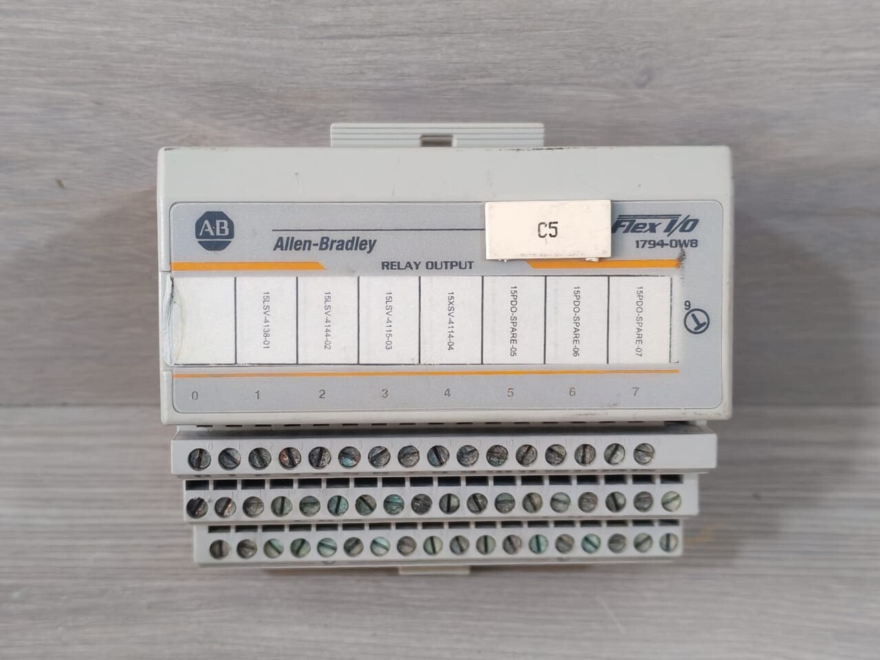 Allen-Bradley 1794-0W8 Ser.A 96223673 Rev.A01 Relay OutPut w/ 1794-TB3 Ser A
