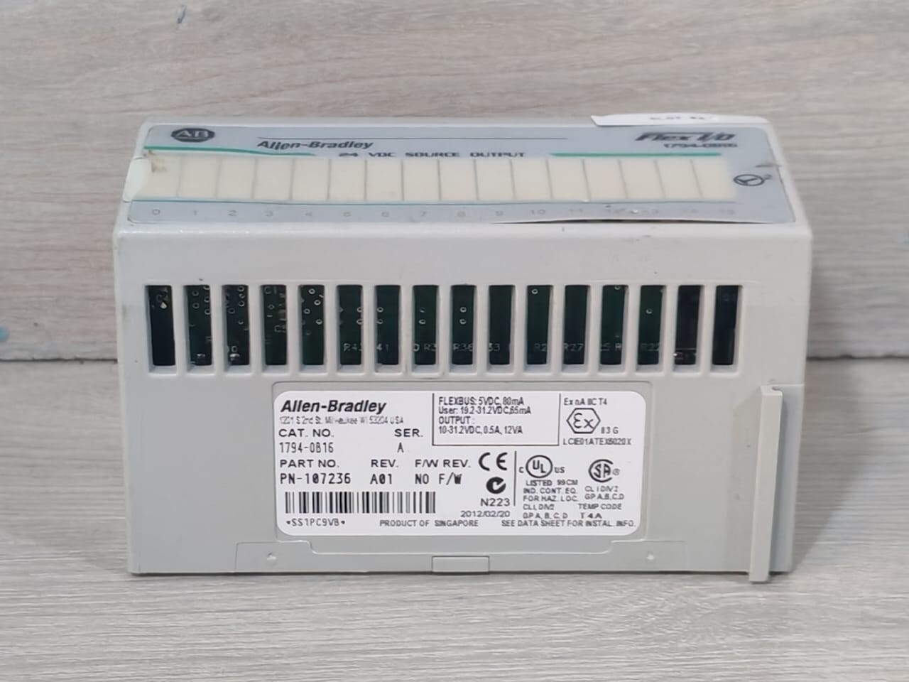 Allen-Bradley PN-107236 Allen-Bradley 1794-OB16 Ser.A PN-107236 Rev.A01 W/ 1794-TB3 Ser.A 96145473 Base 4