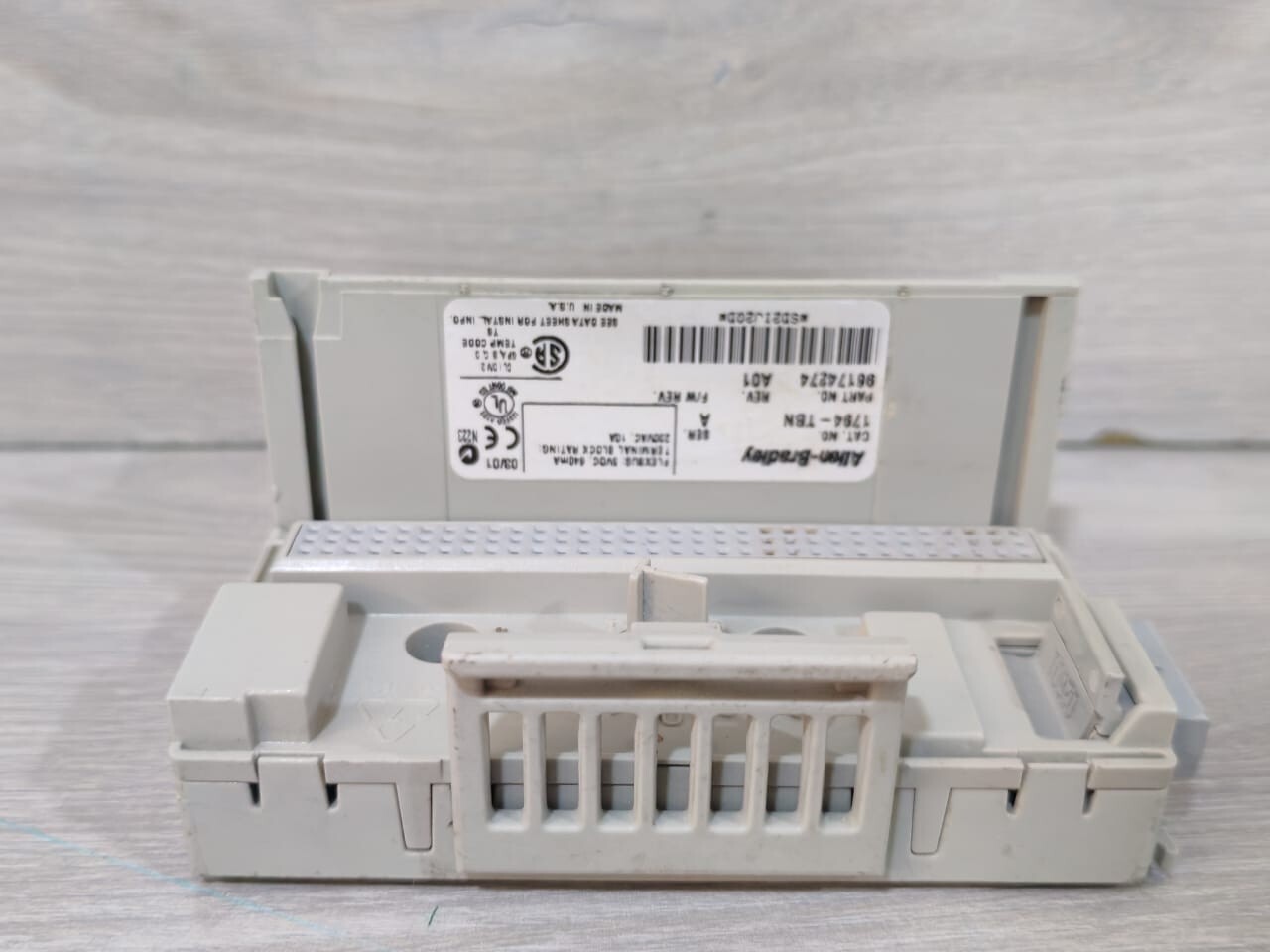 Allen-Bradley 97284371 Allen-Bradley 1794-0A16 Ser.A 97284371 Rev.B01 W/ 1794-TBN Ser.A 96174274 Base 6
