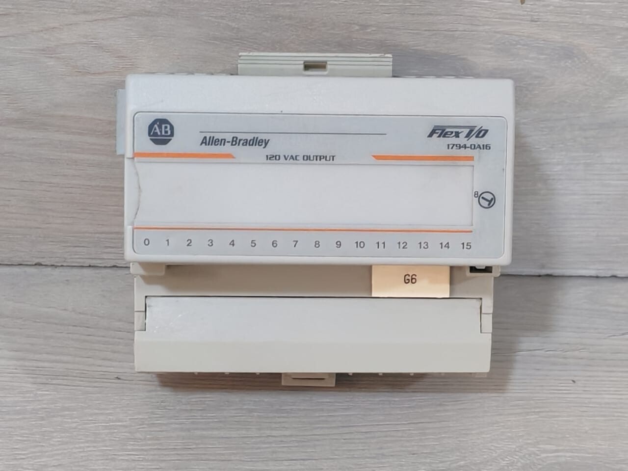 Allen-Bradley 1794-0A16 Ser.A 97284371 Rev.B01 W/ 1794-TBN Ser.A 96174274 Base