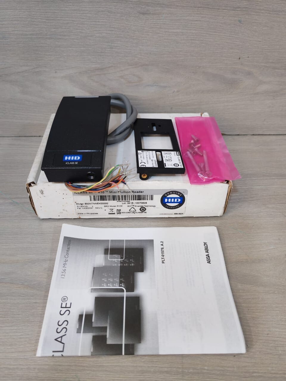 HID 900NTNNEK00000 iClass SE R10 Mini Mullion Reader Vas00097 Rev.N