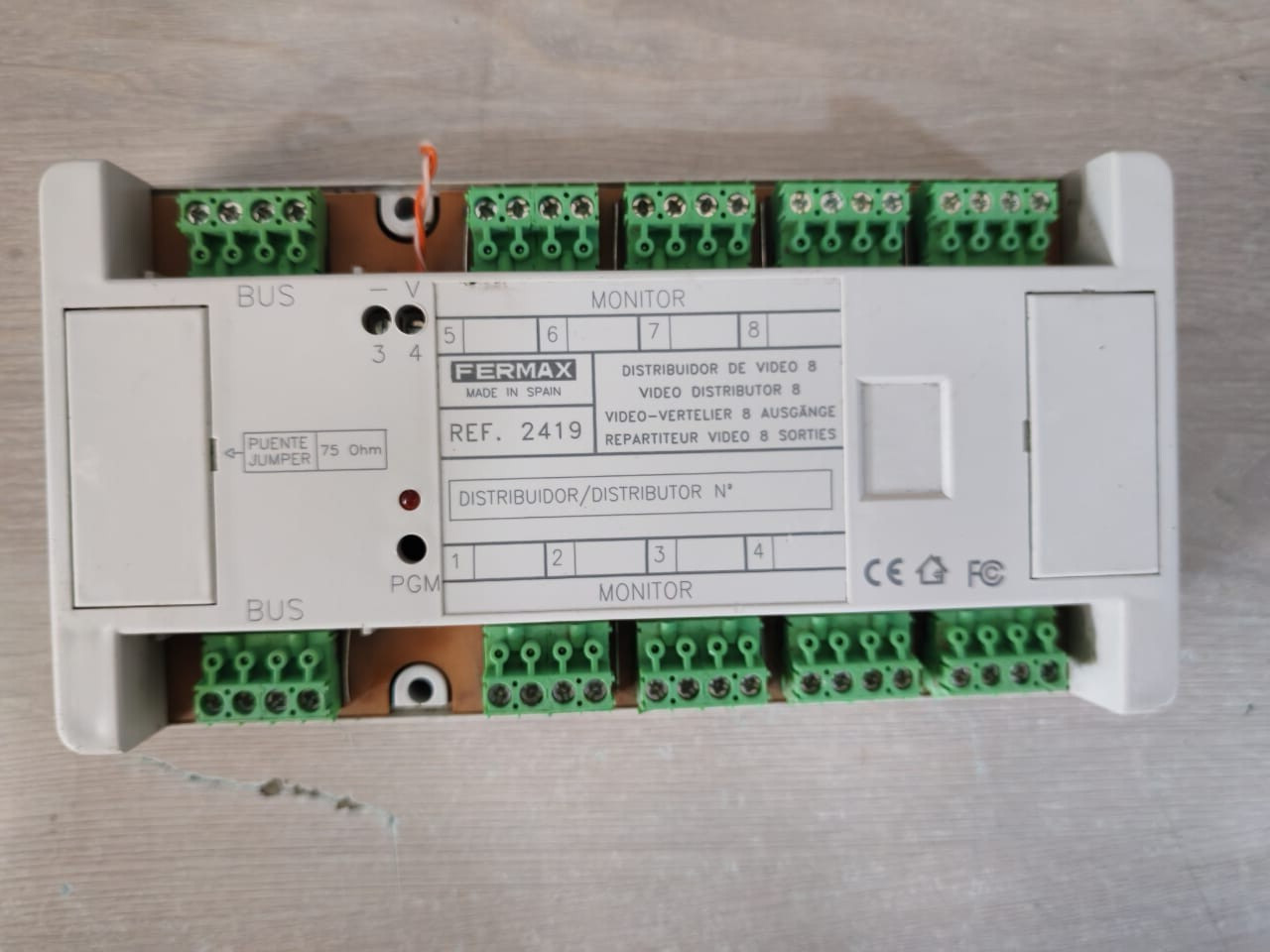 Fermax 8/W FERMAX 2419 8/W MDS VIDEO DISTRIBUTOR 2