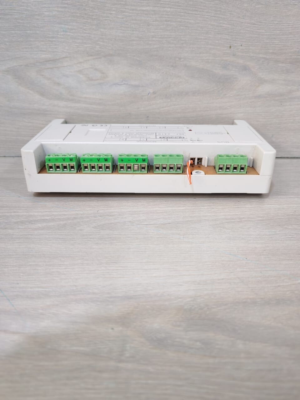 Fermax 8/W FERMAX 2419 8/W MDS VIDEO DISTRIBUTOR 3