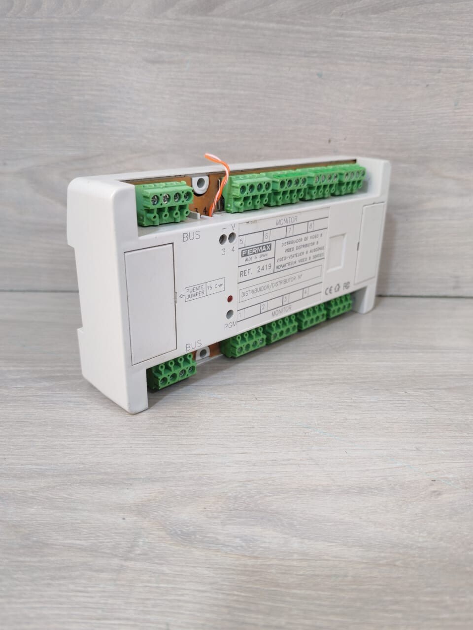 Fermax 8/W FERMAX 2419 8/W MDS VIDEO DISTRIBUTOR 6