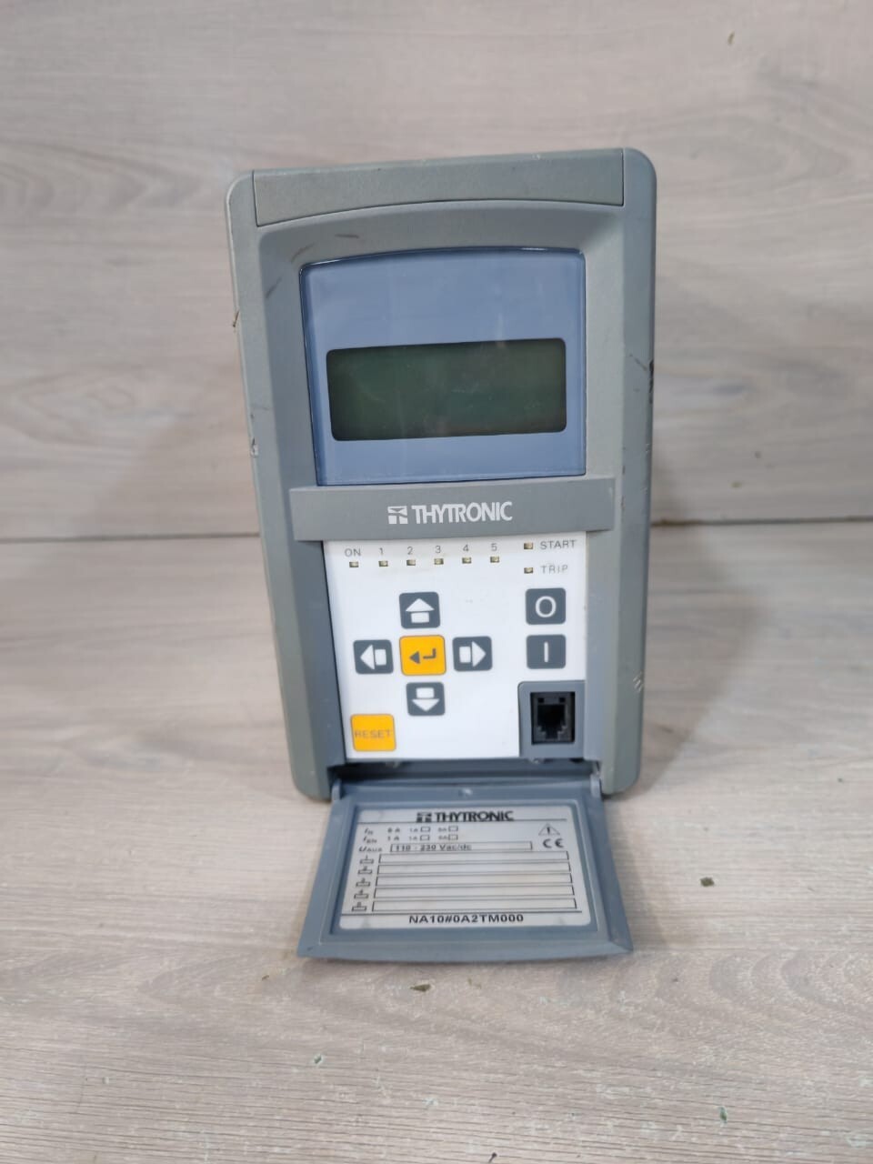 THYTRONIC NA10 THYTRONIC NA10 / 0A2TM000 BANK CAPACITOR PROTECTION RELAY 4
