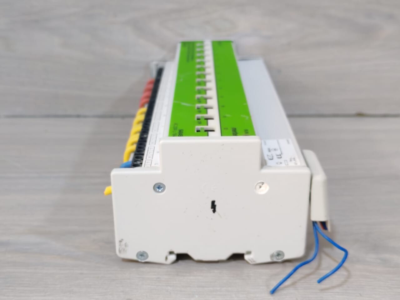 Merten 648493 Merten 648493 KNX Switch Actuator Reg-K/12x230/16 AC 230V 6