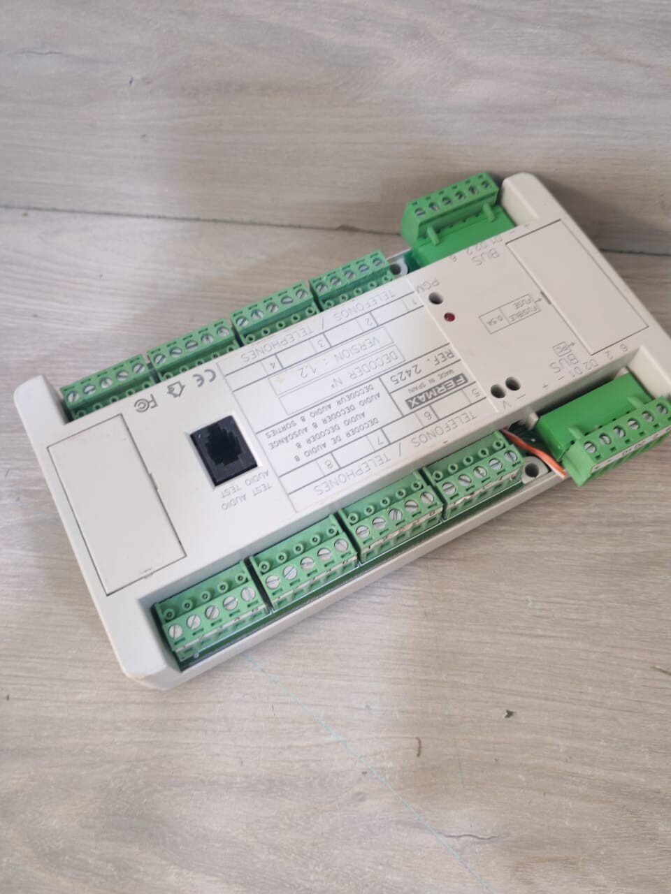 FERMAX 2425 2425 FERMAX 8-Way MDS AUDIO DECODER / DECODER Version: 1.2 6