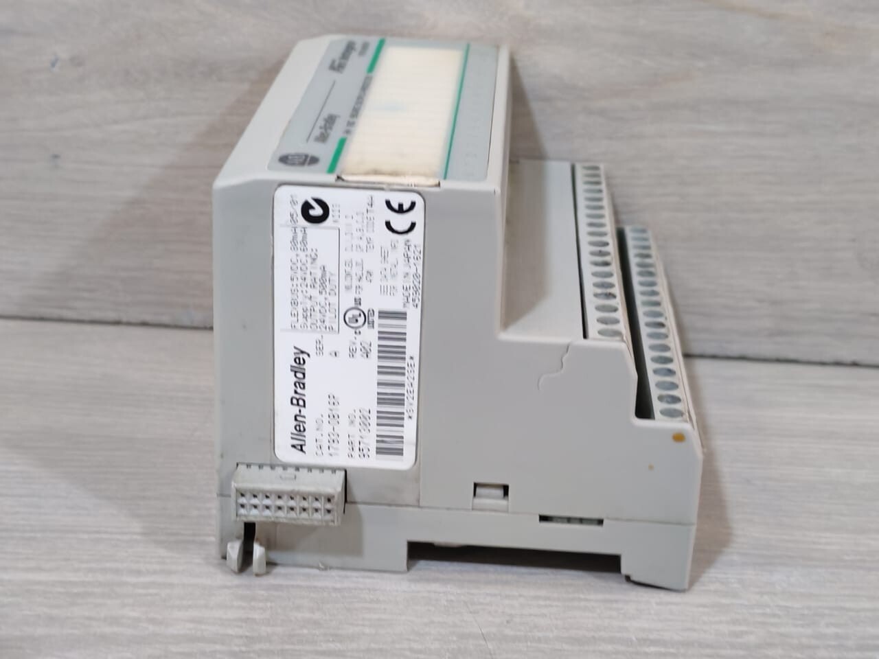 Allen-Bradley 95713002 Allen-Bradley 1793-0B16P Ser A Flex Integra 95713002 Rev. A02 3